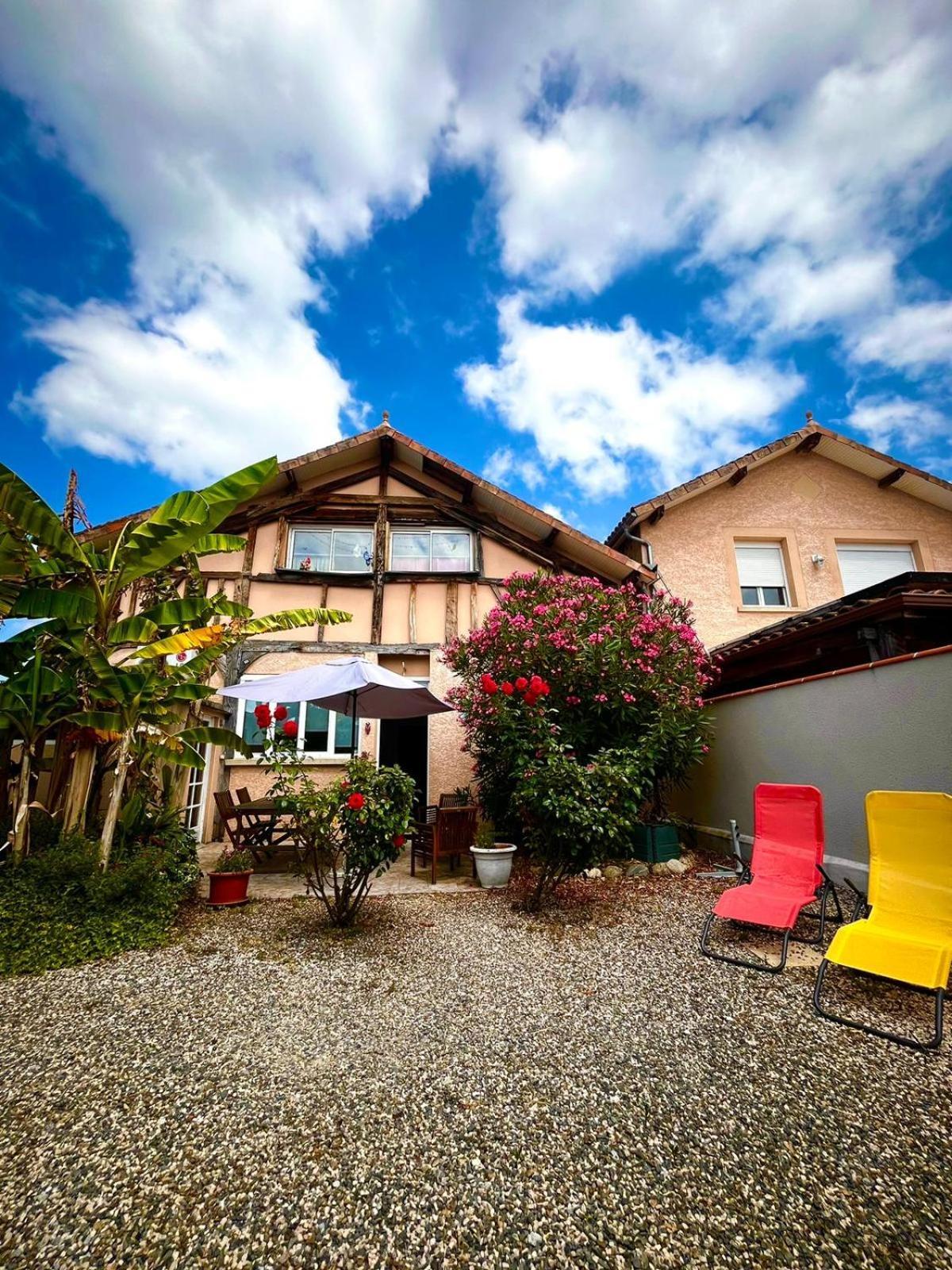 Meuble 3 Etoiles Dans Un Petit Village Du Gers Villecomtal-Sur-Arros Экстерьер фото